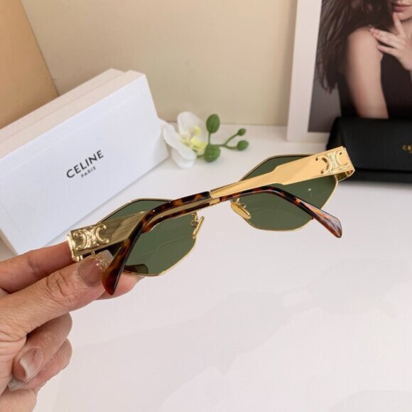 CELINE CL40254U 30N Gold / Green Lenses 58mm Women’s Sunglasses New & Authentic main image 5